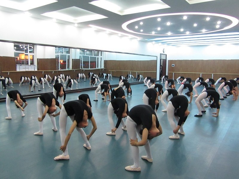 舞蹈地板給力青少年學(xué)習(xí)舞技才能發(fā)揮更好