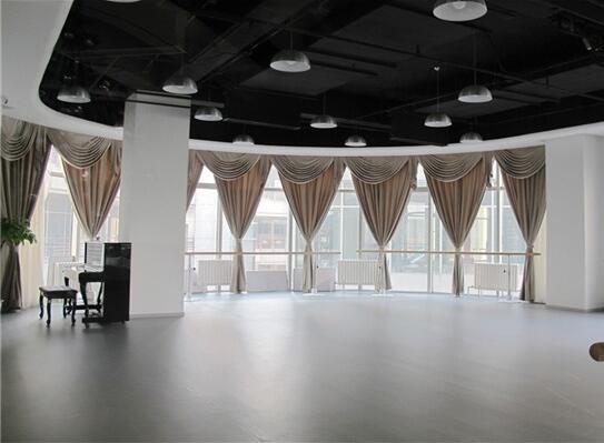 舞蹈地膠鋪裝工人專(zhuān)業(yè)技術(shù)和專(zhuān)業(yè)知識(shí)要過(guò)關(guān)