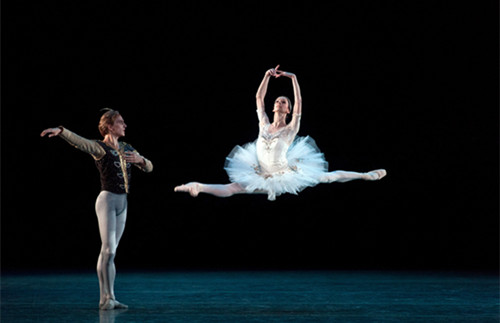 舞臺地板應用廣泛 不止應用于舞臺表演