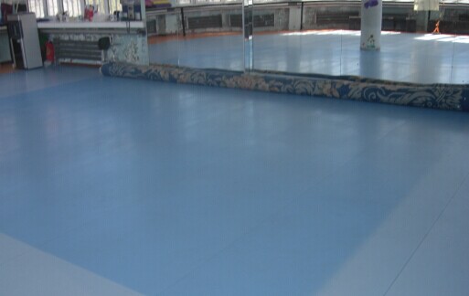 消費者應從不同角度分析舞蹈室地膠