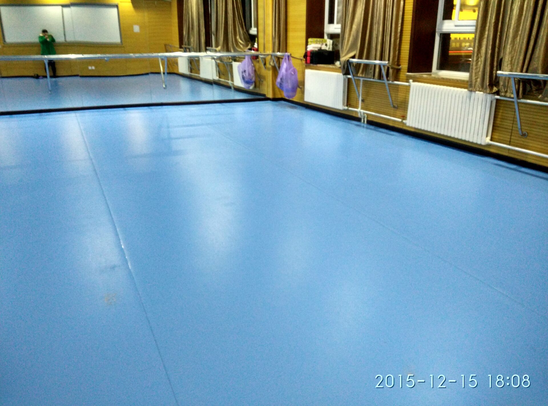 舞蹈地膠材質(zhì)規(guī)格多大 專業(yè)優(yōu)質(zhì)就會(huì)受到消費(fèi)者歡迎