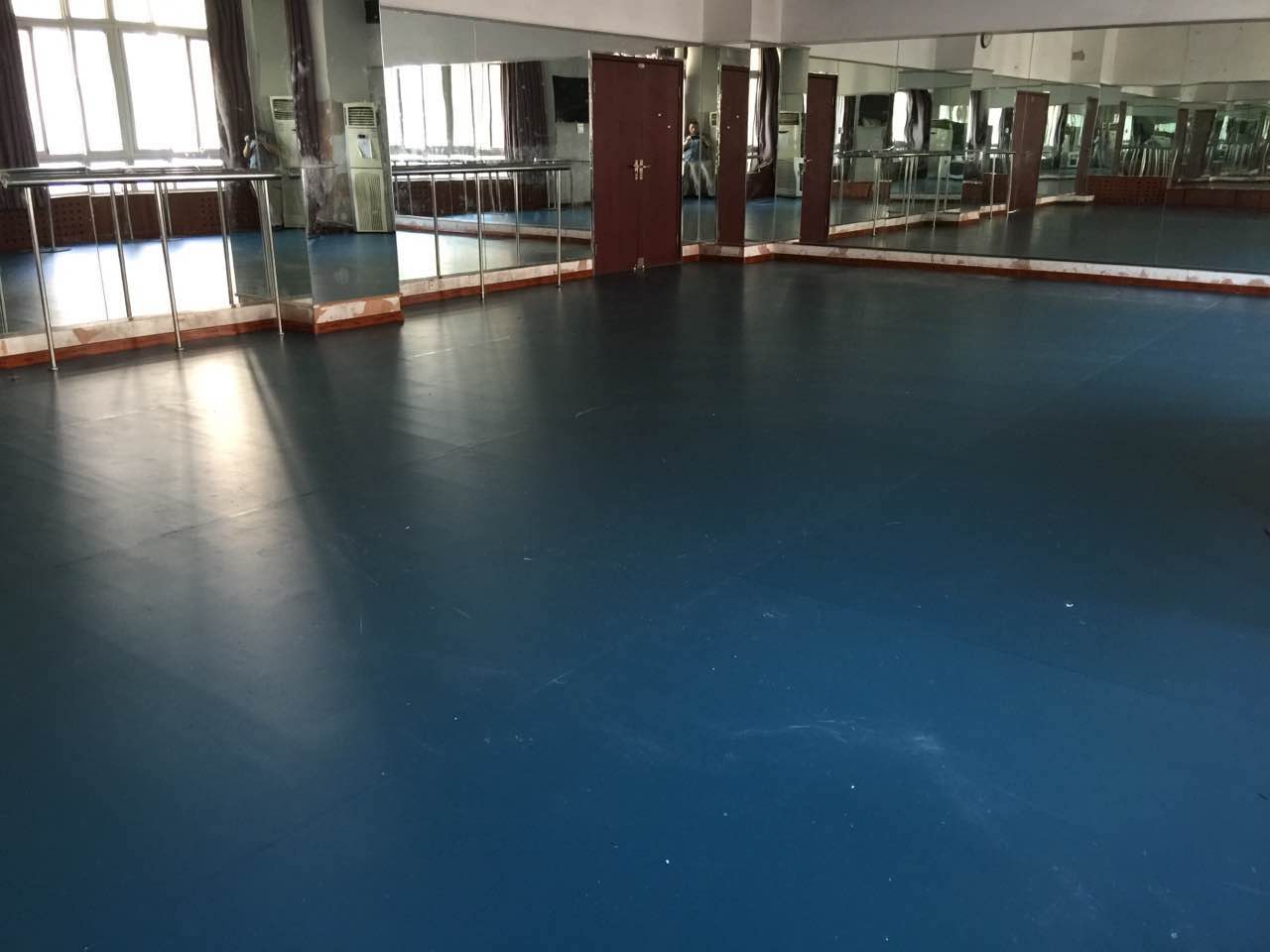 舞蹈地板室外施工好不好 價格是多少?