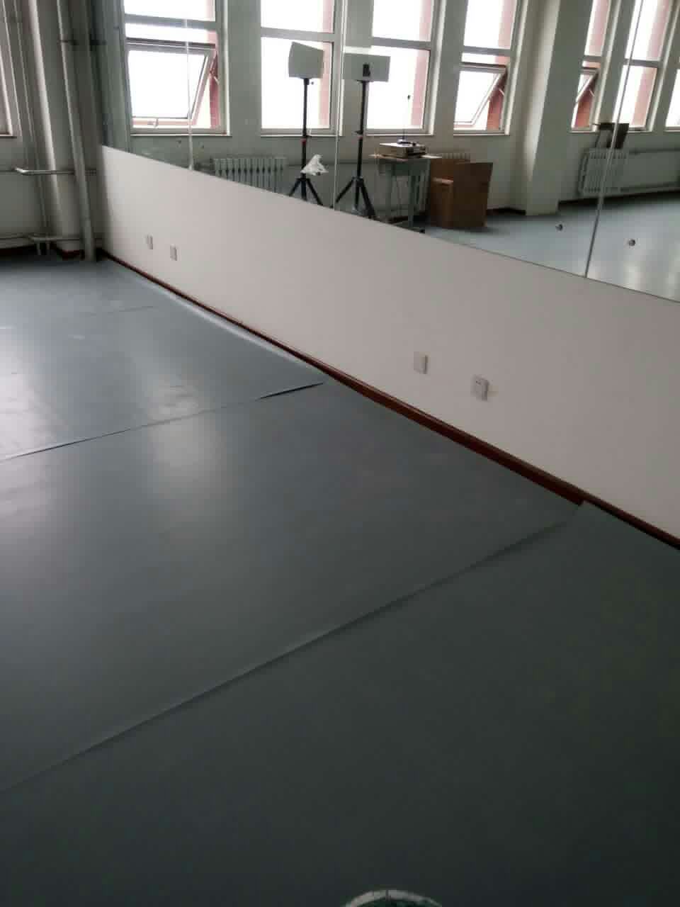 簡述舞蹈教室以及舞臺地面的鋪設材料