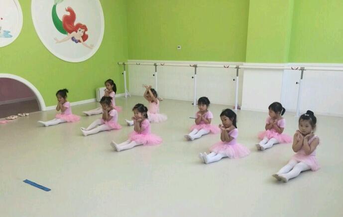 舞蹈地膠--重慶市江北區袁老師舞蹈培訓班成功案例