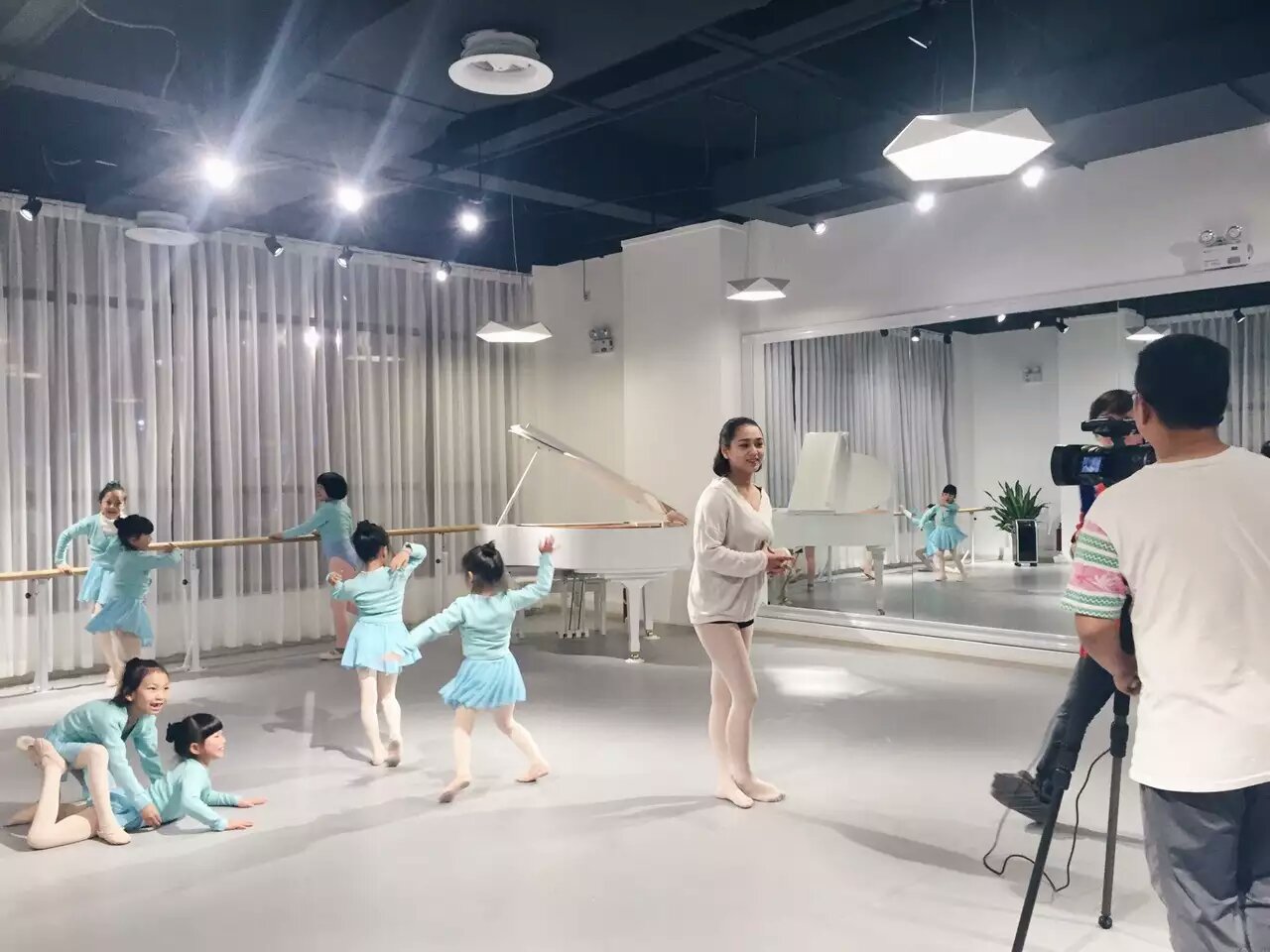 舞蹈地膠,舞蹈室地膠